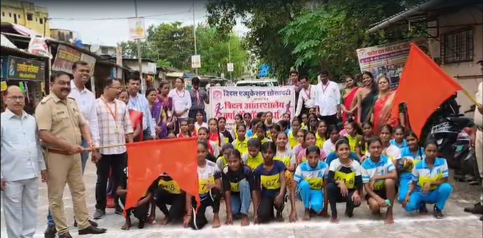 त्रिदल एज्युकेशन सोसायटीच्या आंतरशालेय 'वर्षा मॅरेथॉन'ला उत्साहात प्रारंभ