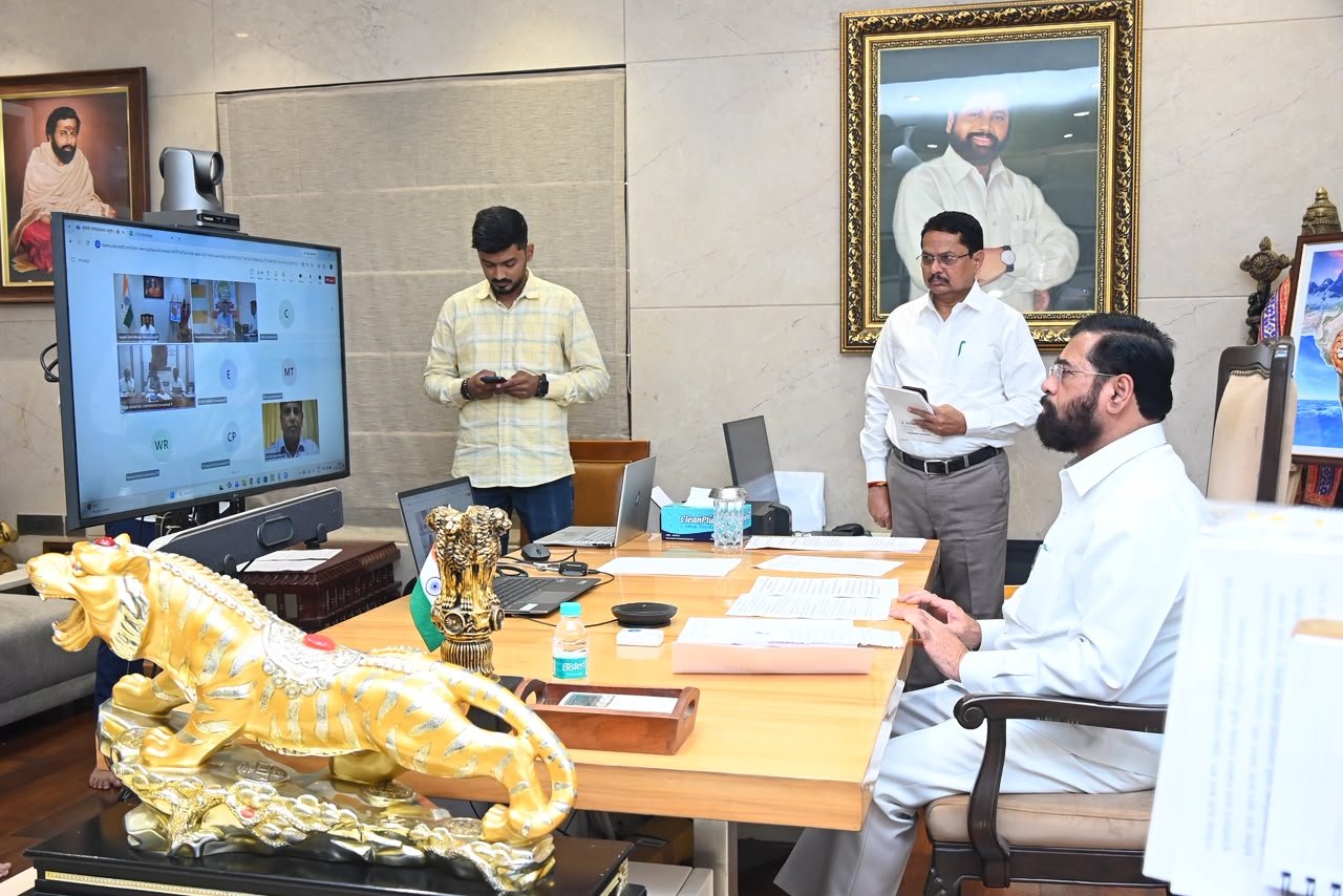 गणेशोत्सवापूर्वी रस्ते खड्डेमुक्त करा; एकनाथ शिंदेंचे निर्देश