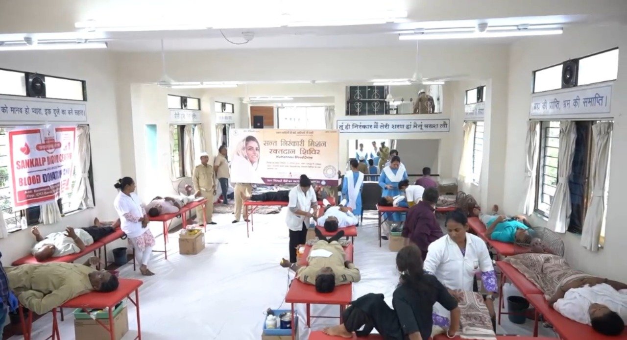 कल्याणमध्ये निरंकारी भक्तांचा मानवतेचा संदेश; २६६ जणांचे उत्स्फूर्त रक्तदान