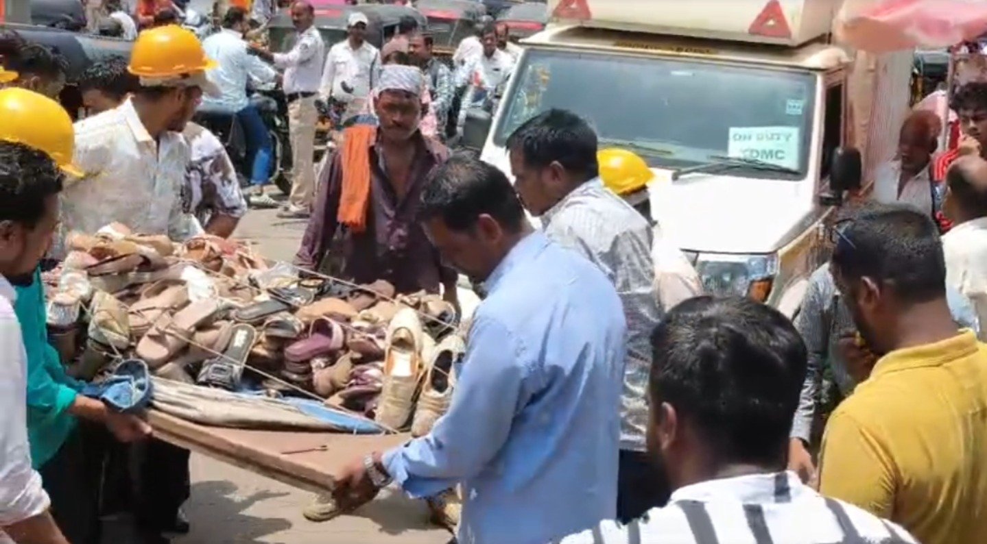 कल्याण शिवाजी चौक ते स्टेशन परिसर अतिक्रमणमुक्तीसाठी पालिकेची धडक कारवाई