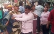 सणासुदीच्या गर्दीत फेरीवाल्यांवर कारवाई; दोन टेम्पो माल जप्त