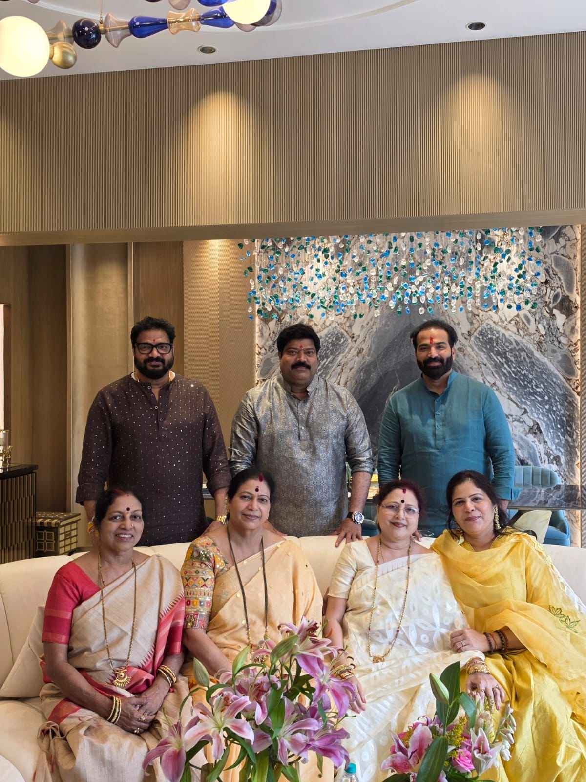 मनसे नेते राजू पाटील यांचे जुळ्या बहिणीसोबत अनोखे रक्षाबंधन; प्रेमा खरबे यांनी बांधली राखी