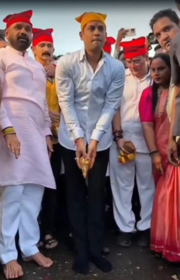 नारळी पौर्णिमेनिमित्त खासदार डॉ. श्रीकांत शिंदे यांची वरळी कोळीवाड्याला भेट