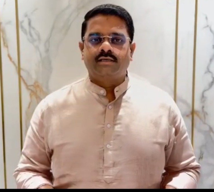मनसेच्या मागणीला खासदार डॉ. श्रीकांत शिंदेंचा सकारात्मक प्रतिसाद; कमानी न उभारण्याच्या निर्णयाचे स्वागत