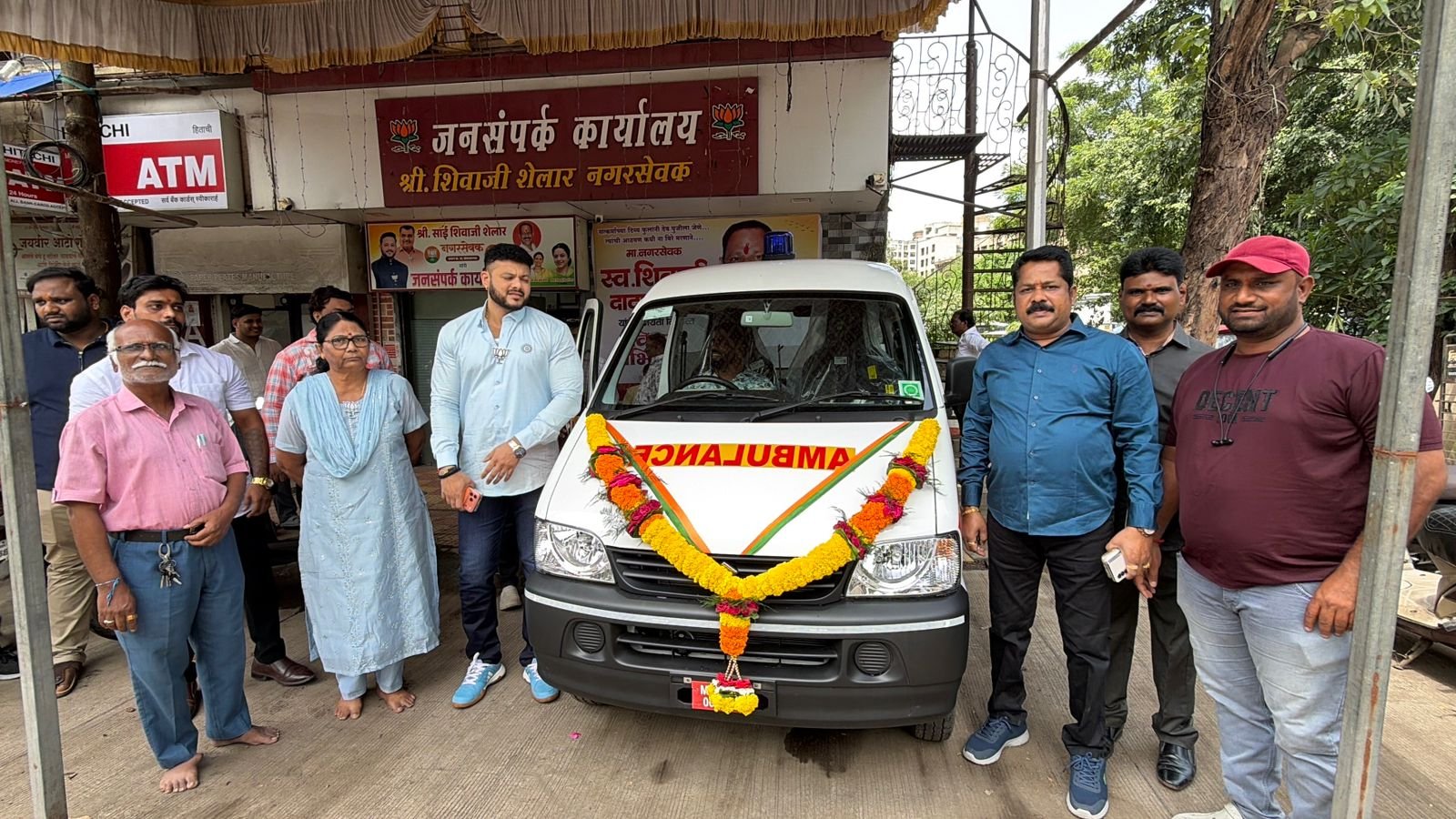 दिवंगत शिवाजी शेलार यांच्या जयंतीनिमित्त मोफत रुग्णवाहिका सेवेचा शुभारंभ