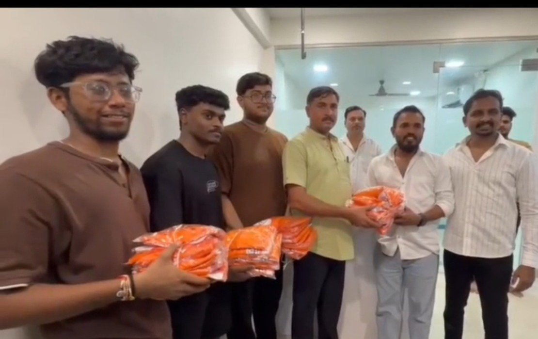 दहीहंडीच्या थरांना प्रोत्साहनाची साथ!