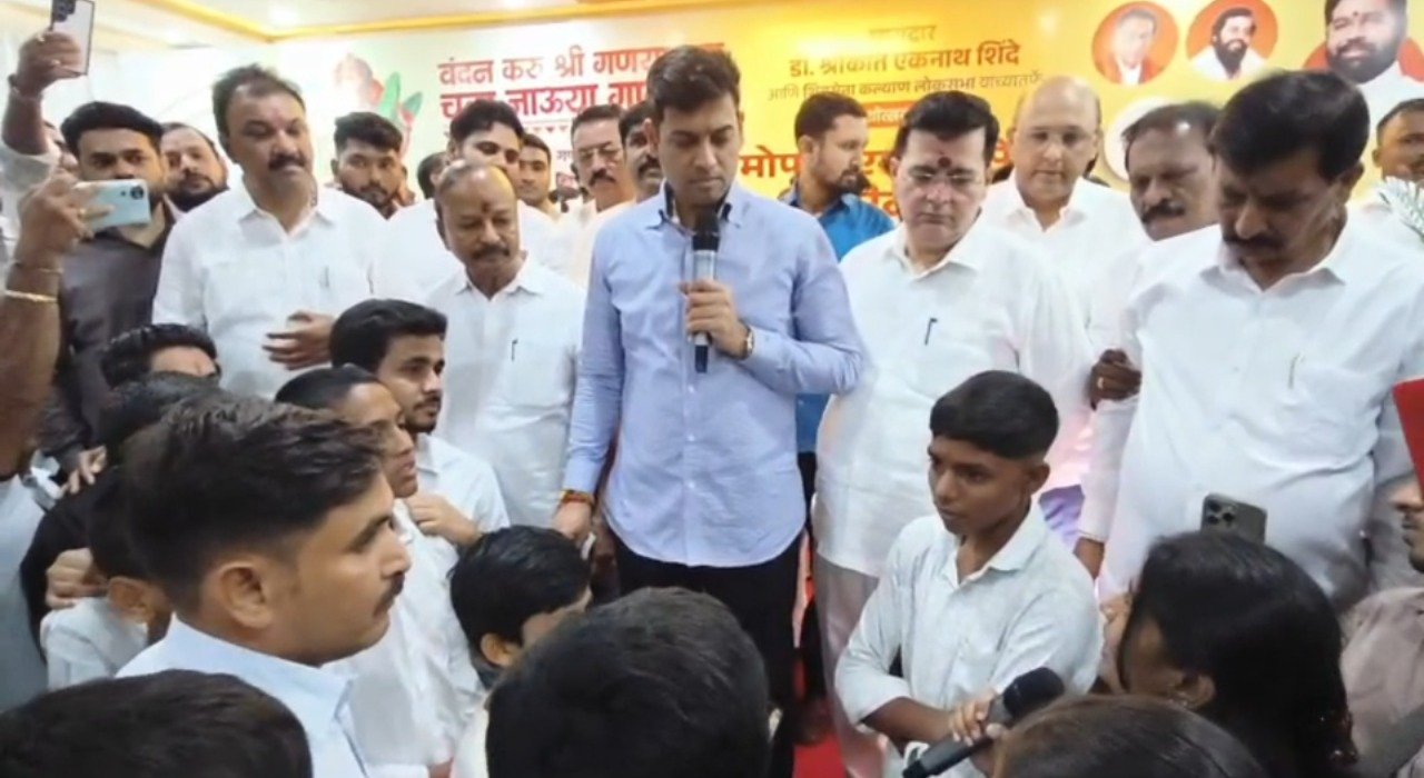 कल्याण पूर्वेत ‘जेन झी’ची ज्ञानभरारी; अद्ययावत नॉलेज सेंटरची खासदारांकडे मागणी