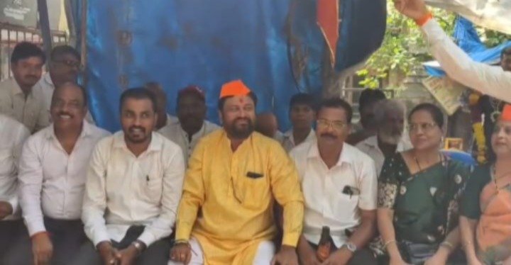 कल्याण तहसीलदार कार्यालयाबाहेर सकल मराठा समाजाचे अन्नत्याग आंदोलन