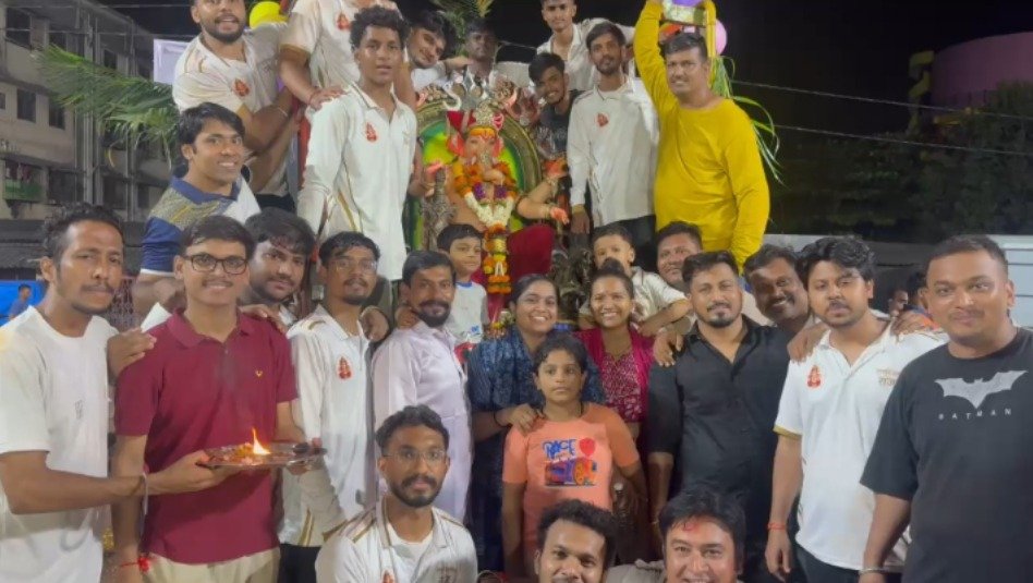 सनराईज व्हॅलीच्या राजाच्या दर्शनासाठी भाविकांची उपस्थिती