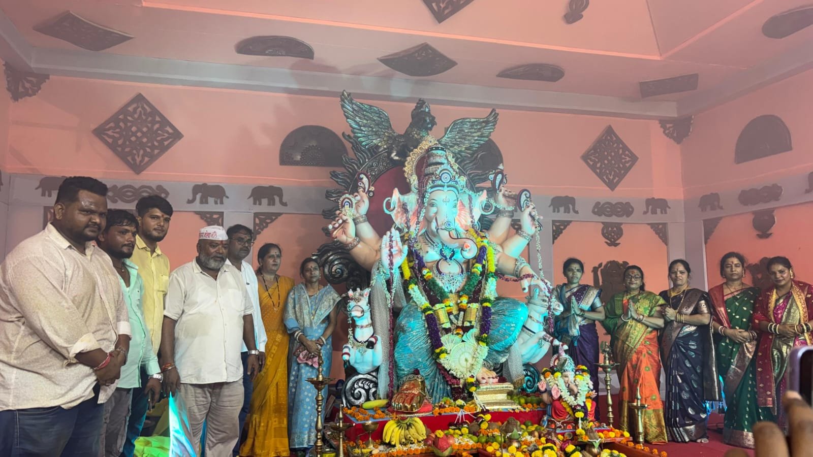 नवजीवन मित्र मंडळातर्फे गणेशोत्सवाची जय्यत तयारी; ४५ फूट उंच कोलकाता मंदिराचा देखावा ठरणार आकर्षण
